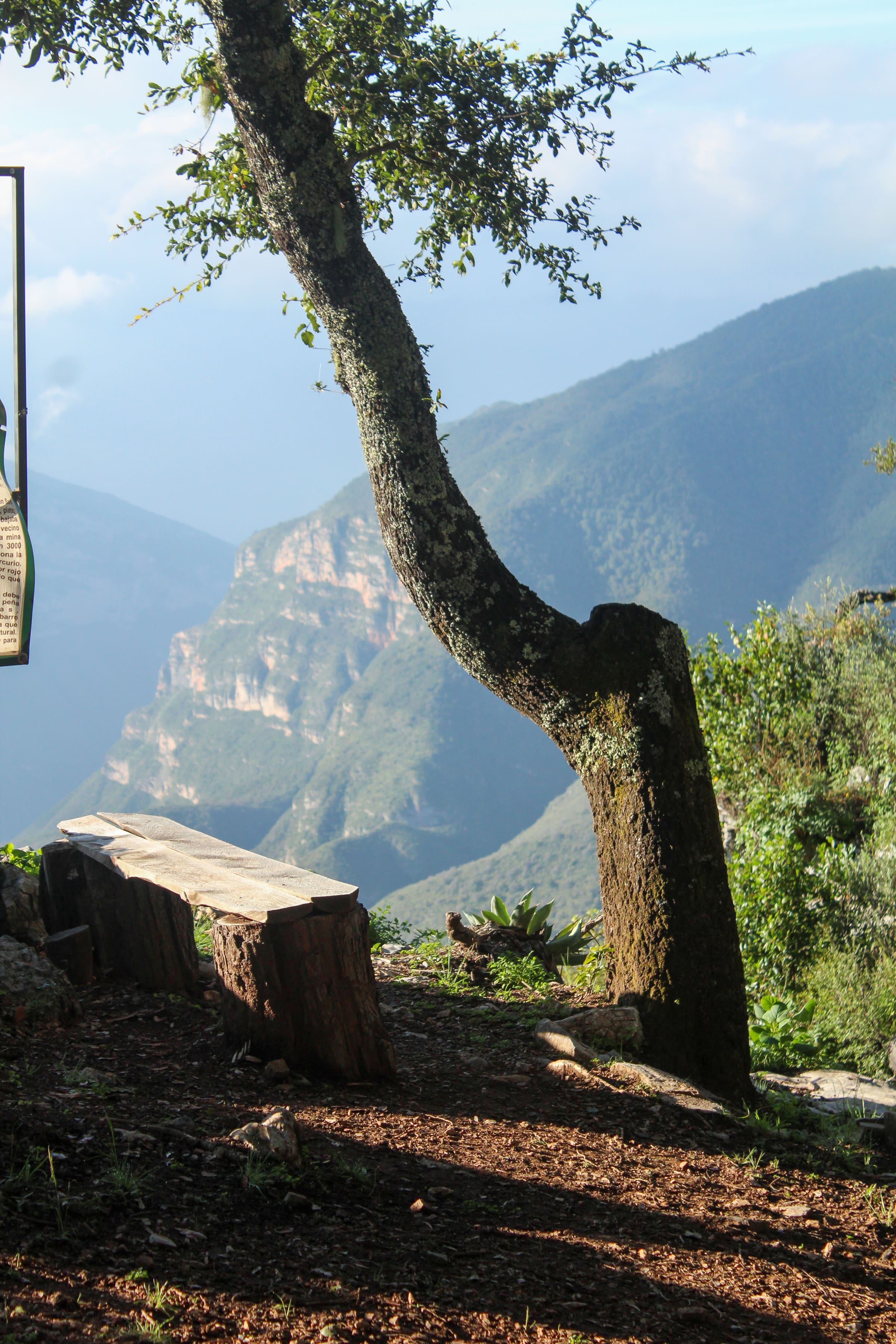 Vista panorámica del acantilado y la Sierra Gorda desde Campestre Pinal